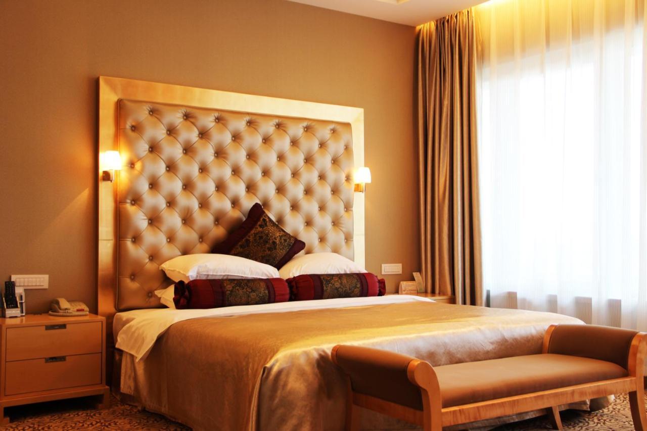 Glarun Jinling Hotel Nanjing  Bagian luar foto