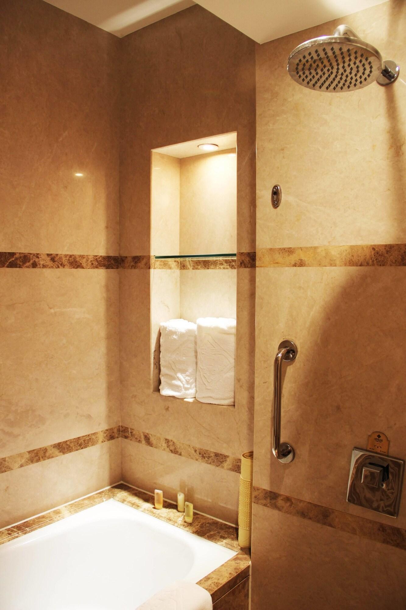 Glarun Jinling Hotel Nanjing  Bagian luar foto