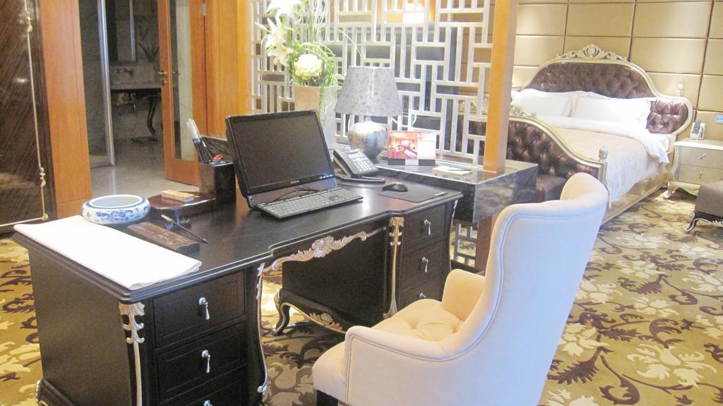 Glarun Jinling Hotel Nanjing  Bagian luar foto