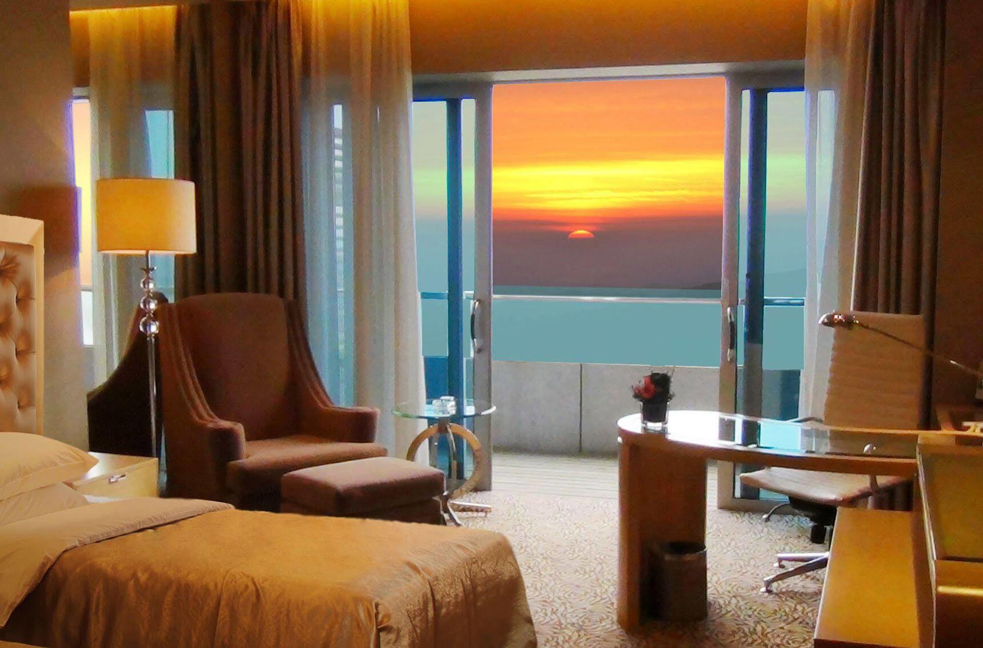 Glarun Jinling Hotel Nanjing  Bagian luar foto